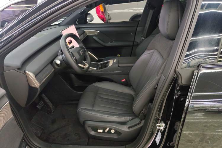 Used ONVO L60 2024 60 kWh Rear-Drive Version