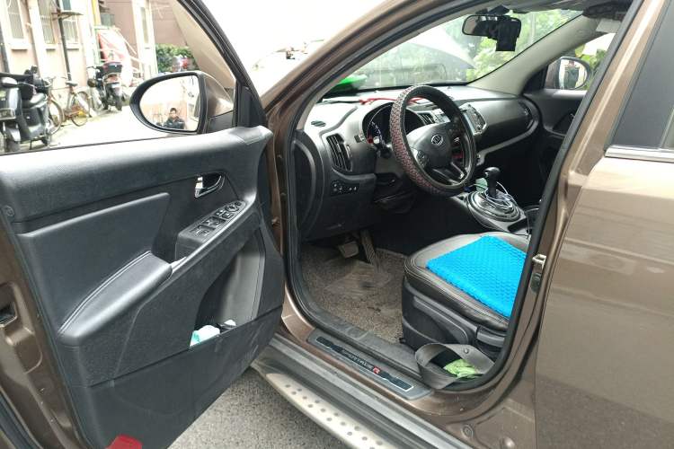 Used Kia Sportage R 2012 2.0L Automatic Two-Wheel Drive GLS