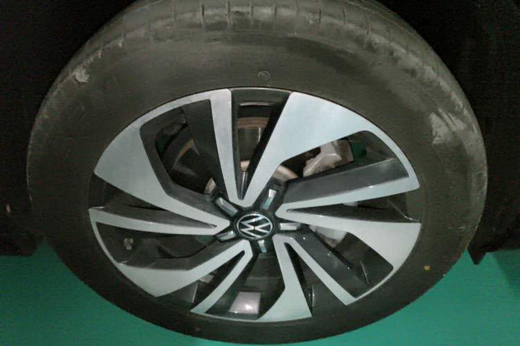 Used Volkswagen Tayron X 2020 380TSI Four-Wheel Drive Flagship Smart Connectivity Version Right Front Wheel Hub