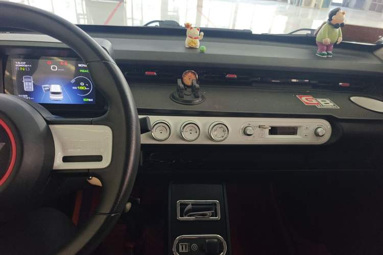 Used Wuling Hongguang MINIEV 2022 GAMEBOY 200km Gaming Edition with Lithium Iron Phosphate Audio And AC Panel