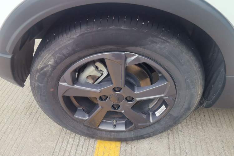 Used Geometry E Firefly 2024 401 km Fluorescent Right Rear Wheel Hub