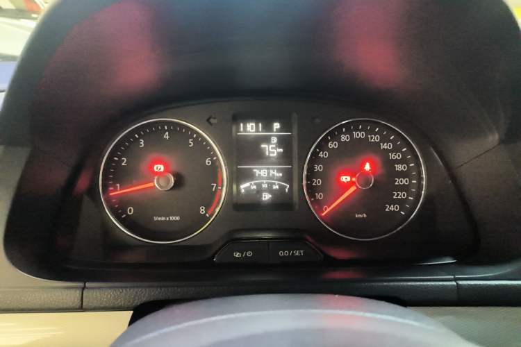 Used Volkswagen Gran Lavida 2013 1.6L Automatic Comfort Model Instrument Cluster