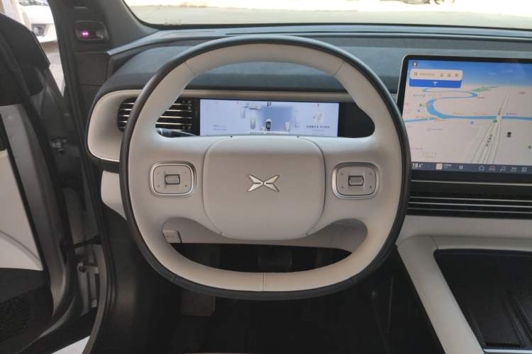 Used XPeng G6 2023 755 Ultra-Long Range Max Steering Wheel