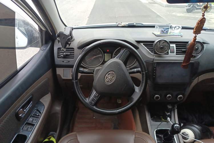 Used FAW Senya S80 2015 1.5L Manual 7-Seater Urban Edition