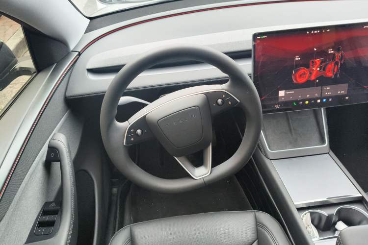 Used Tesla Model Y 2025 Rear-Wheel-Drive Version