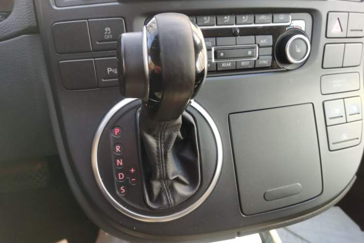 Used Volkswagen Multivan 2012 2.0 TSI Four-Wheel Drive Deluxe Edition Gear Lever