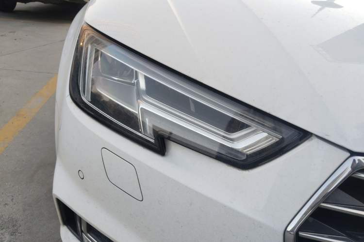 Used Audi A4L 2019 40 TFSI Ambition Version China V Right Front Headlight