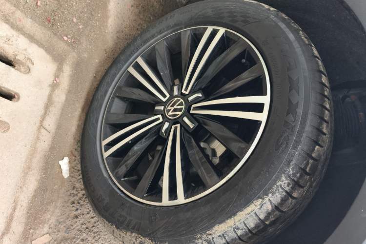 Used Volkswagen Tiguan L 2021 280TSI Automatic Two-Wheel Drive Smart Edition
