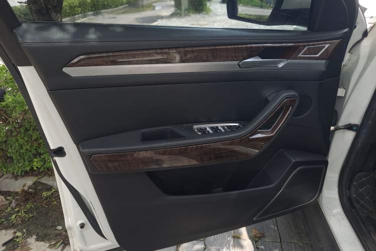 Used Zotye Domy X7 2017 1.8T Manual Luxury Model
