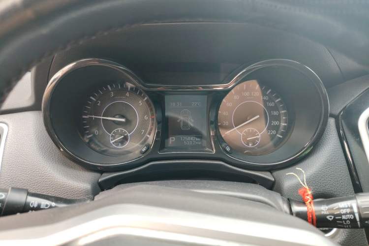 Used JMC Yusheng S350 2016 2.0T Automatic All-Wheel Drive Gasoline Ultra-Luxury 5-Seater Instrument Cluster