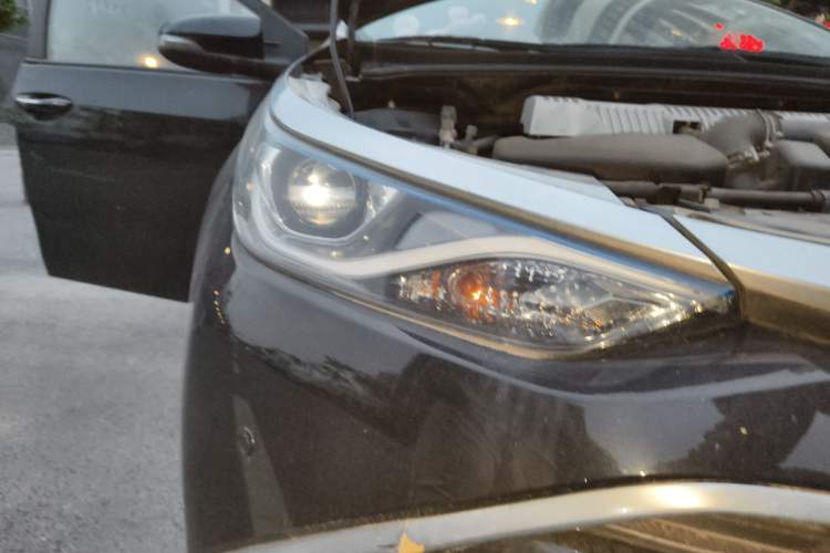 Used Toyota Levin 2016 Dual-Engine 1.8H GS-L E-CVT Leading Edition Right Front Headlight