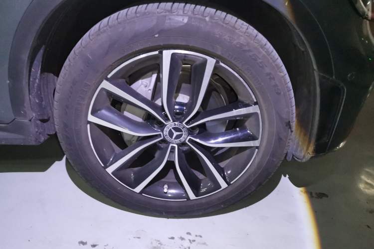 Used Mercedes-Benz GLC 2020 Facelift GLC 300 L 4MATIC Dynamic Edition Right Front Wheel Hub