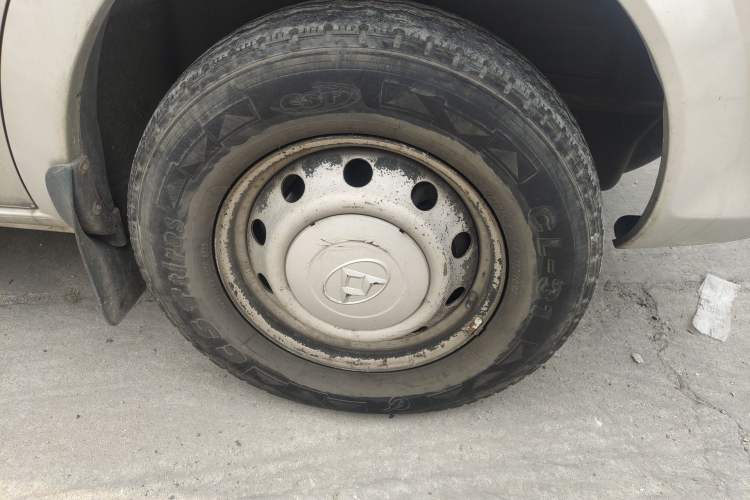 Used SAIC MAXUS Xintu V80 2018 2.5T 6-Speed Manual Aotuntong Facelifted Long Wheelbase Mid-Height 7-Seater Right Front Wheel Hub