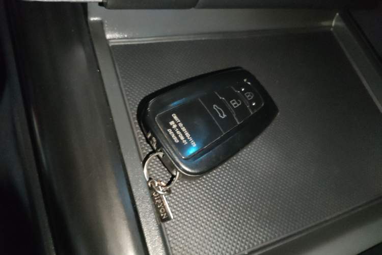 Used Toyota Camry 2021 2.0G Luxury Edition
