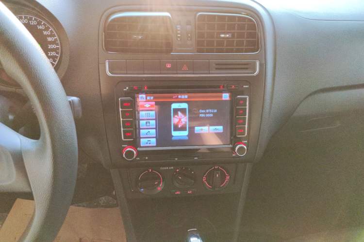 Used Volkswagen Polo 2016 1.4L Automatic Trendy Model Audio And AC Panel