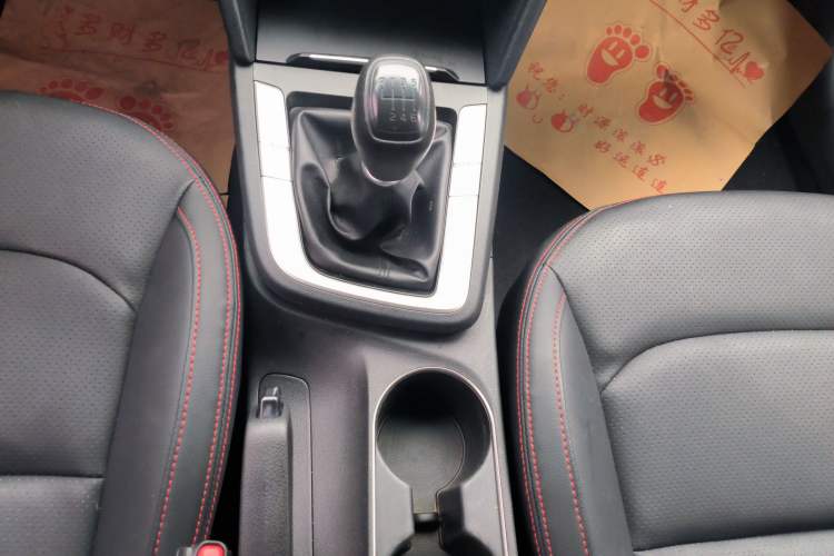 Used Hyundai Elantra (6th Generation / Lingdong) 2016 1.6L Manual ZhiXuan · Dynamic Model Gear Lever