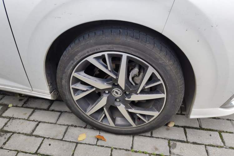 Used Dongfeng Aeolus Yixuan 2020 230T Automatic Cool Edition Right Front Wheel Hub