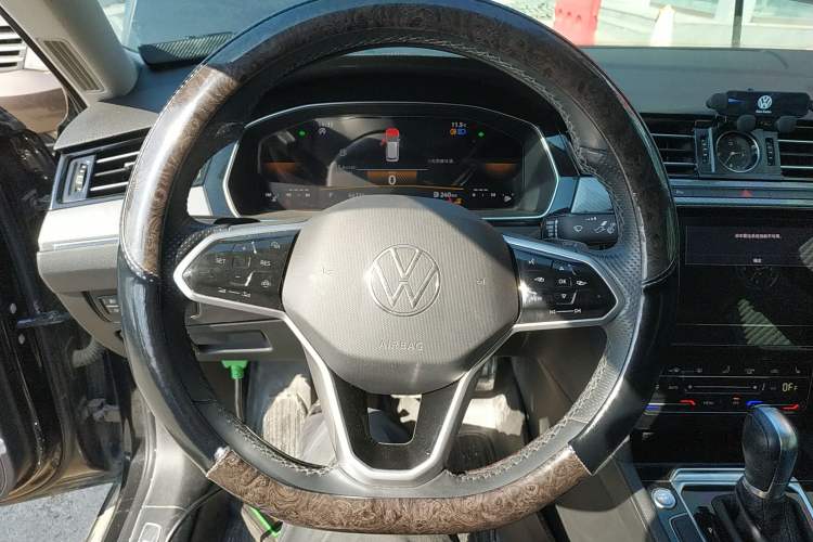 Used Volkswagen Magotan 2023 2 Million Units Limited Edition 330TSI DSG Leading Version