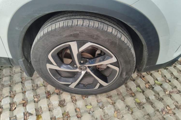 Used Citroen C5 AIRCROSS 2017 350THP Fashion Edition Right Front Wheel Hub