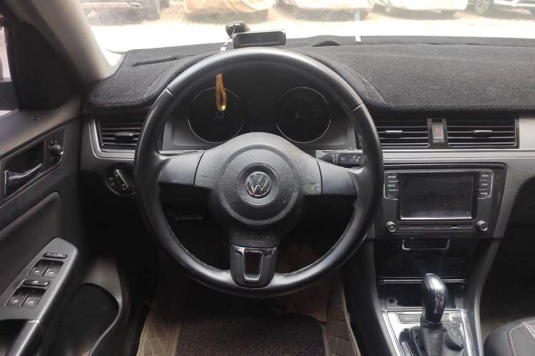 Used Volkswagen Bora 2014 1.6L Automatic Fashion Model