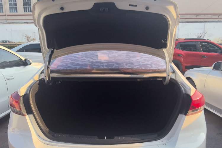 Used Hyundai Elantra (6th Generation / Lingdong) 2016 1.6L Automatic ZhiXuan – Elite Version
