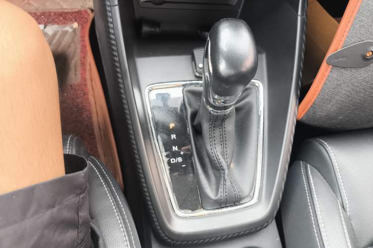 Used MG ZS 2018 1.5L Automatic Luxury Edition China V Standard Gear Lever