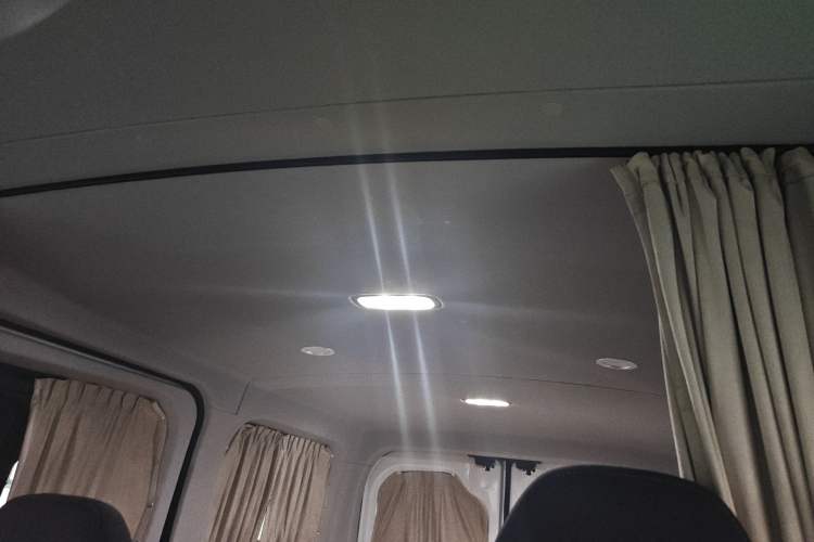 Used SAIC MAXUS Xintu V80  Headliner