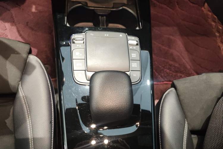 Used Mercedes-Benz A-Class 2020 Restyled A 200 L Sport Sedan Fashion Version
