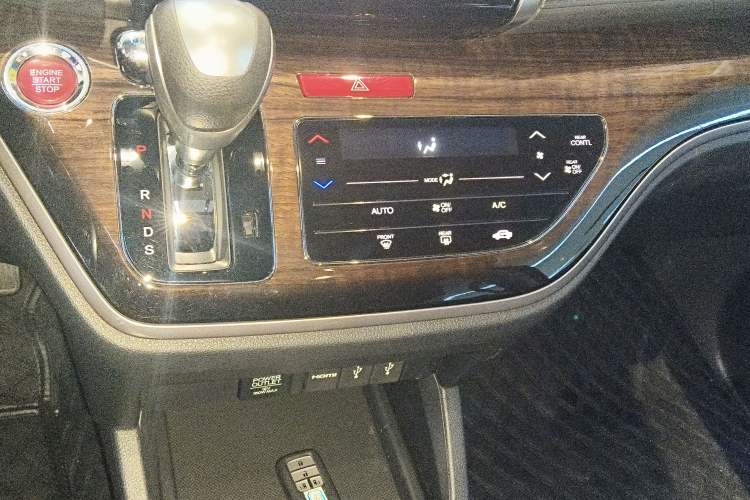 Used Honda Odyssey 2015 2.4L Smart Edition
