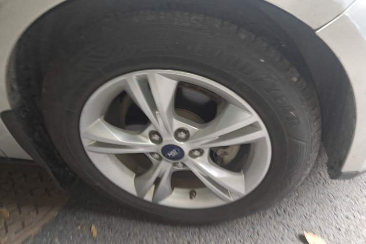 Used Ford Focus 2012 Sedan 1.6L Manual Fashion Edition