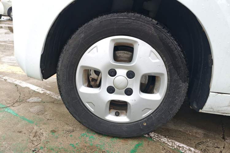 Used Roewe Clever 2021 302 km New Four-Seater Super-Efficient Version