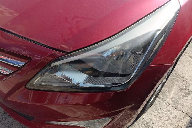 Used Hyundai Verna Ray 2014 1.4L Automatic GLX
