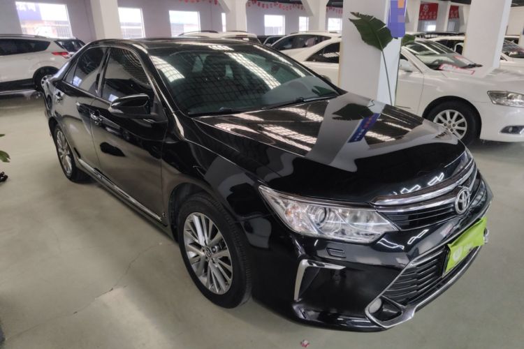 Used Toyota Camry 2016 2.5G 10th Anniversary Deluxe Navigation Edition Front Right 45 Deg