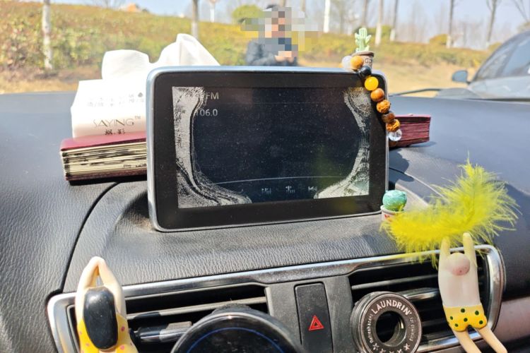 Used Mazda Mazda 3 Axela 2016 Sedan 1.5L Automatic Luxury Model
