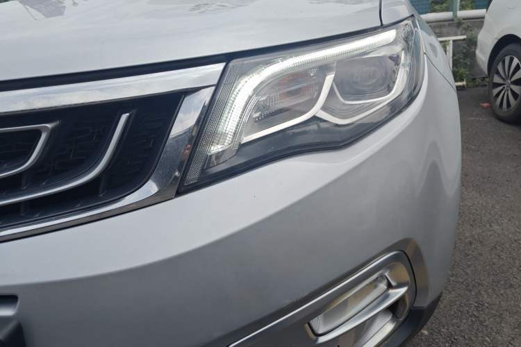 Used Geely Auto Emgrand X7 Sport 2016 1.8TD Automatic ZhiZun Version Left Front Headlight