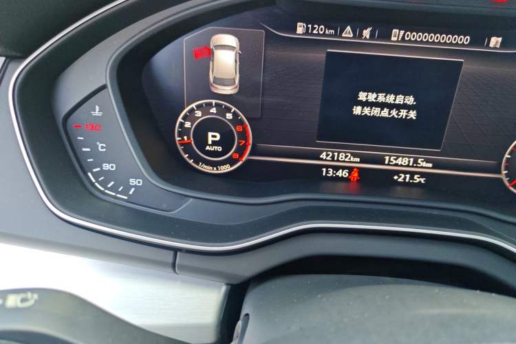 Used Audi Q5L 2018 40 TFSI Prestige Fashion Edition China VI Odometer Close Up