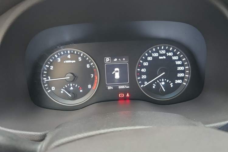 Used Hyundai Tucson 2015 1.6T Dual-Clutch Two-Wheel-Drive Smart Model Instrument Cluster