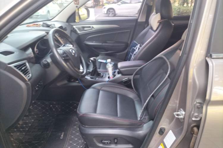 Used CHANGAN CS75 2016 2.0L Manual Leading Version China V Standard
