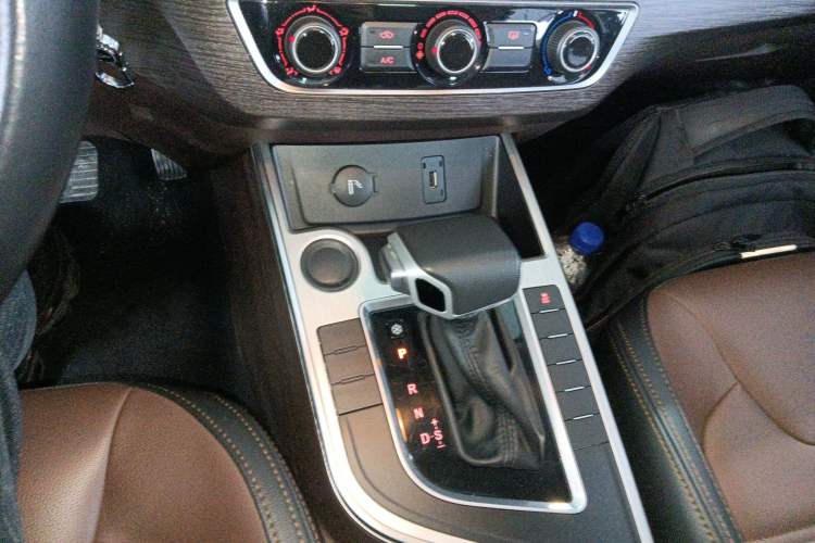 Used FORTHING Joyear X6 2017 Enjoy Series 1.5T CVT Luxury Model
