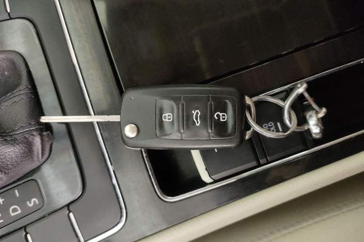 Used Volkswagen Passat 2014 1.8TSI DSG Prestige Navigation Edition Interior 1