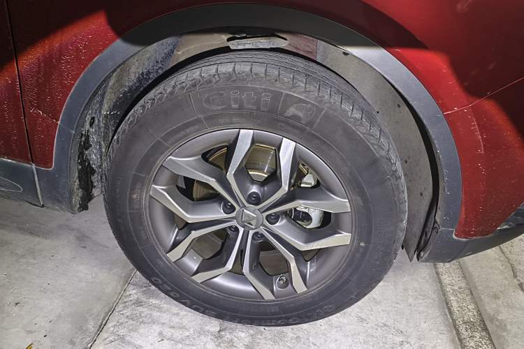 Used BORGWARD BX5 2020 20TGDI Automatic Two-Wheel Drive Pioneer Edition Right Front Wheel Hub