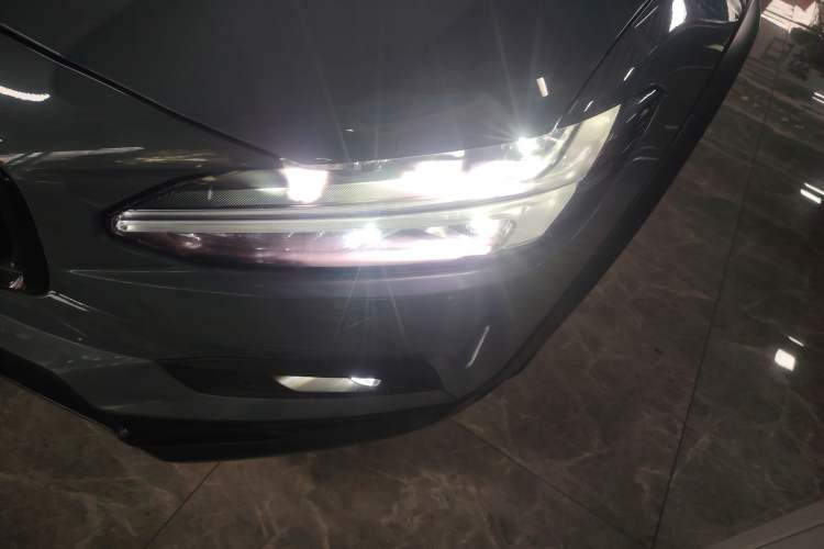 Used Volvo V90 2021 Cross Country B5 AWD Smart Range Edition