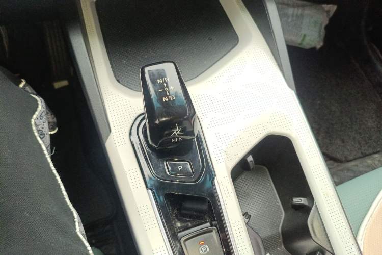 Used Geely Auto Emgrand L HiP 2022 1.5TD-DHT Pro 100KM Super Rui Gear Lever