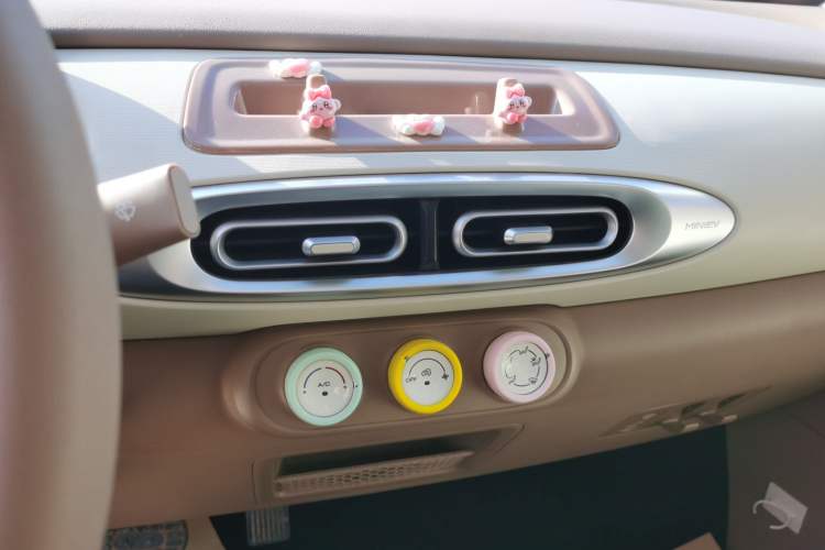 Used Wuling Hongguang MINIEV 2025 Four-Door Version Advanced Edition
