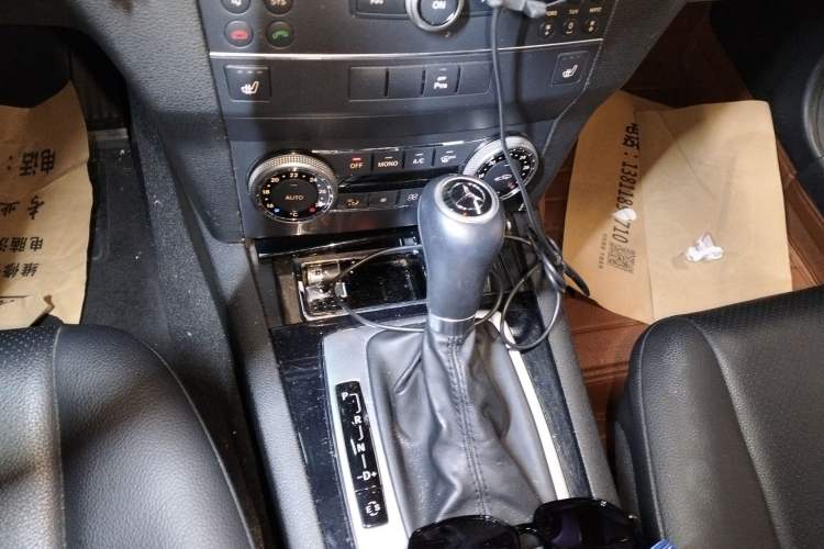 Used Mercedes-Benz GLK-Class 2010 GLK 300 4MATIC Fashion Model Gear Lever