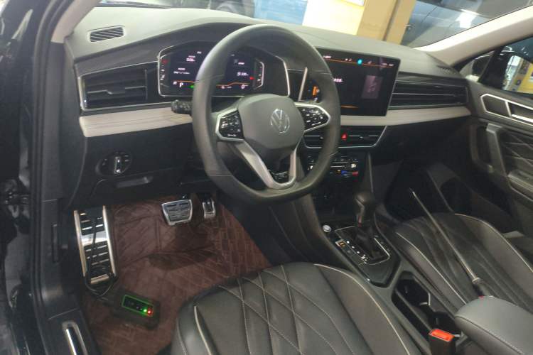 Used Volkswagen Tiguan L 2023 Restyled 330TSI Automatic Two-Wheel Drive R-Line Enhanced Comfort Version