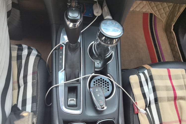 Used Chevrolet Equinox 2019 535T Automatic Chijie Edition China VI Gear Lever