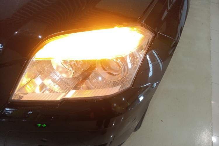 Used Mercedes-Benz GLK-Class 2011 GLK 300 4MATIC Fashion Model Left Front Headlight