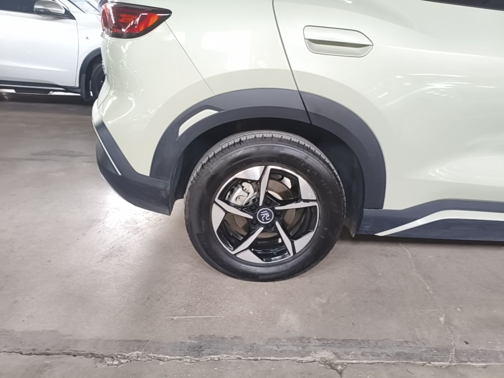 BYD Yuan UP 2024 401KM Leading Edition — снимка 11