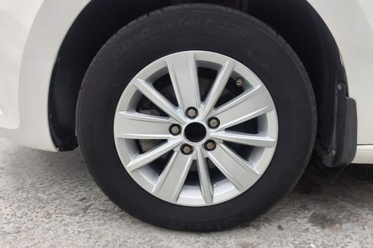 Used Volkswagen Jetta 2015 Value Edition 1.6L Manual Fashionable Style
